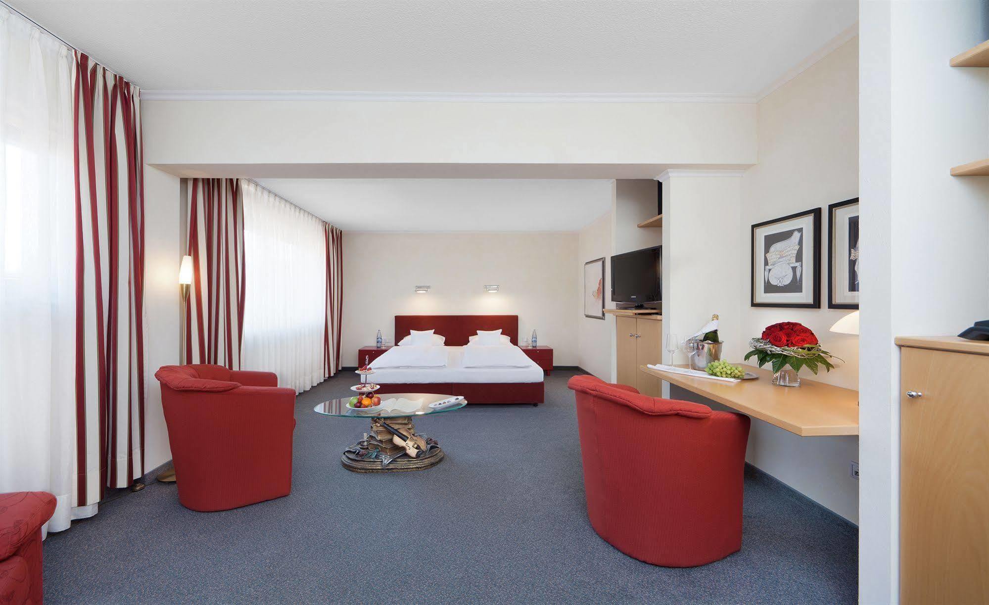 Hotel Herzogspark Herzogenaurach Dış mekan fotoğraf